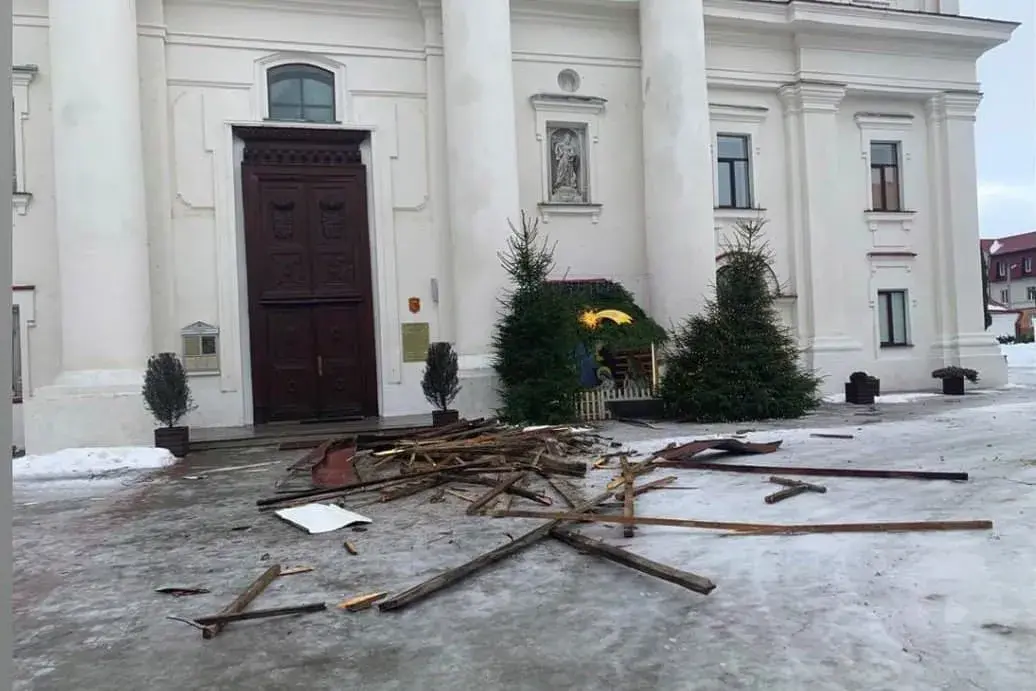 При каком ветре сносит крыши домов