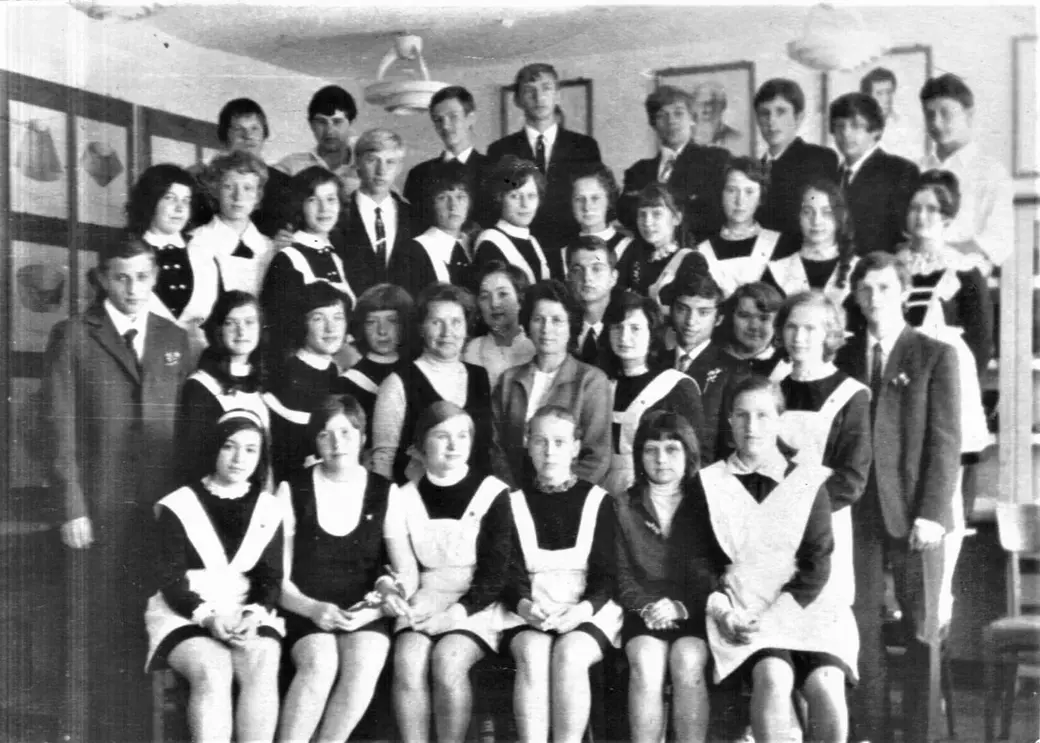 За пол-часа до весны... В смысле, до последнего звонка. Бобруйск, 1972 год
