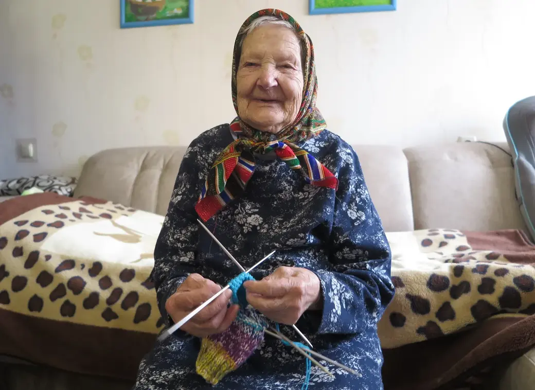 8.03.2022г. Могилев. Бабушка Оля «обвязывает» всю семью
