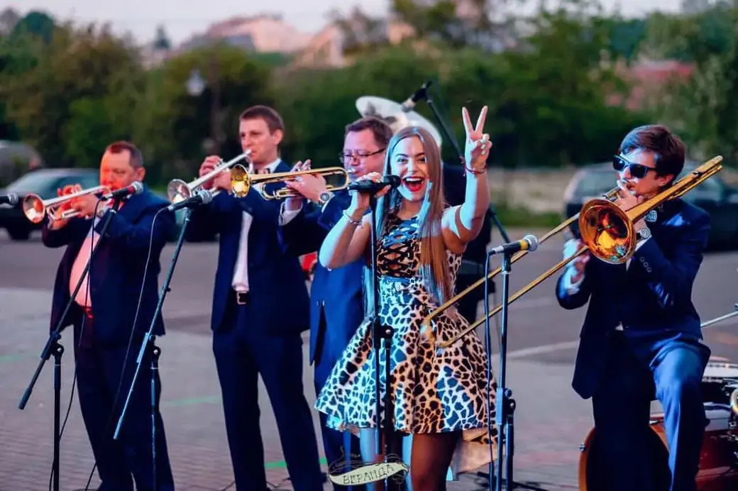 Анна с музыкантами Jazz City Band. Фото: со страницы Анны Трубецкой ВКонтакте