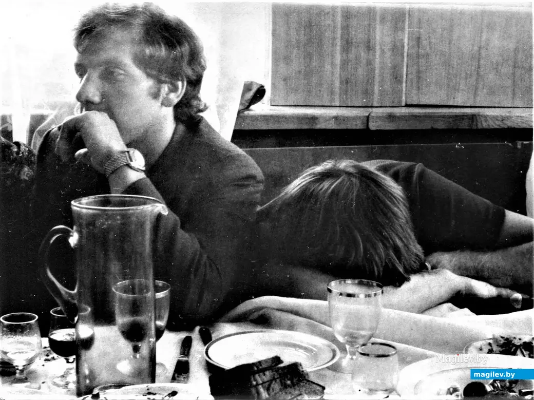 Лучше бы в столовке пообедал. Могилев, 1970-е годы.