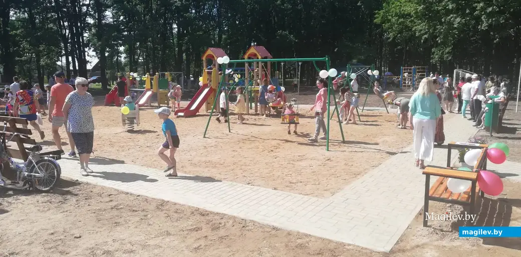 1.07.2022 г. Могилев, Дачный поселок. Вот какой Детский городок появился в частном секторе