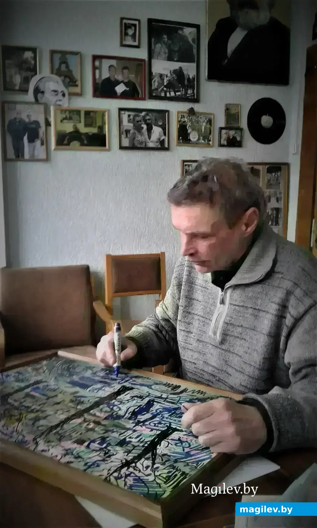 Славка Кот не только нашелся, но и сразу же принялся за рисование