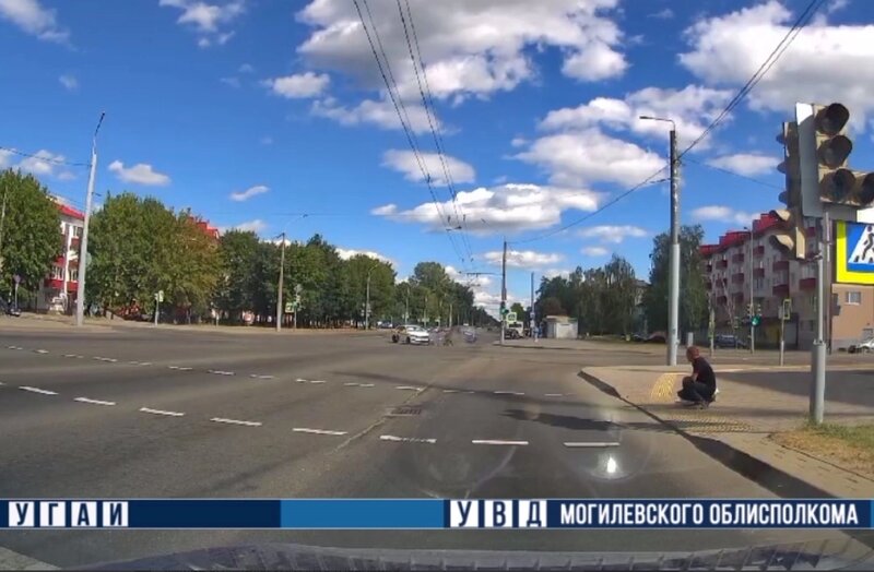 В Могилеве таксист устроил ДТП: его лишили водительского удостоверения ...