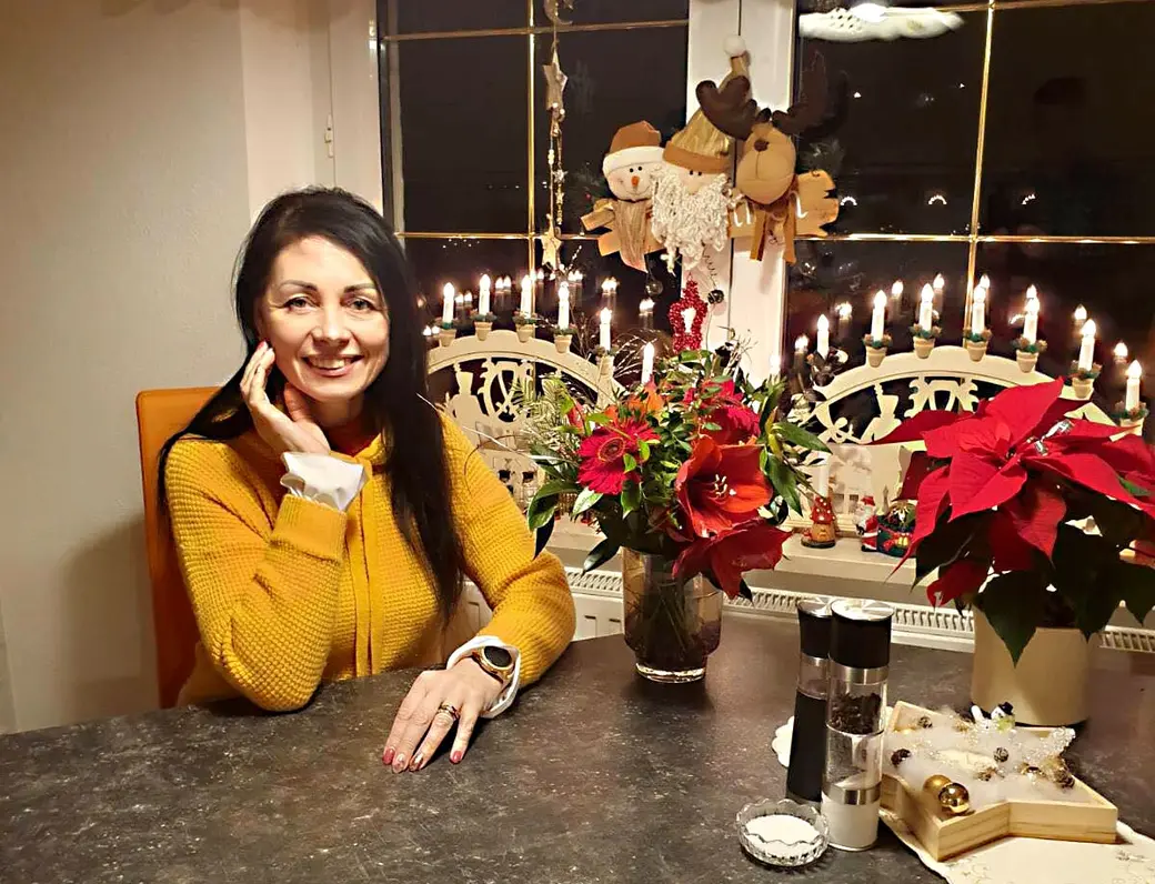 Елена дома в дни празднования Рождества и Нового года.