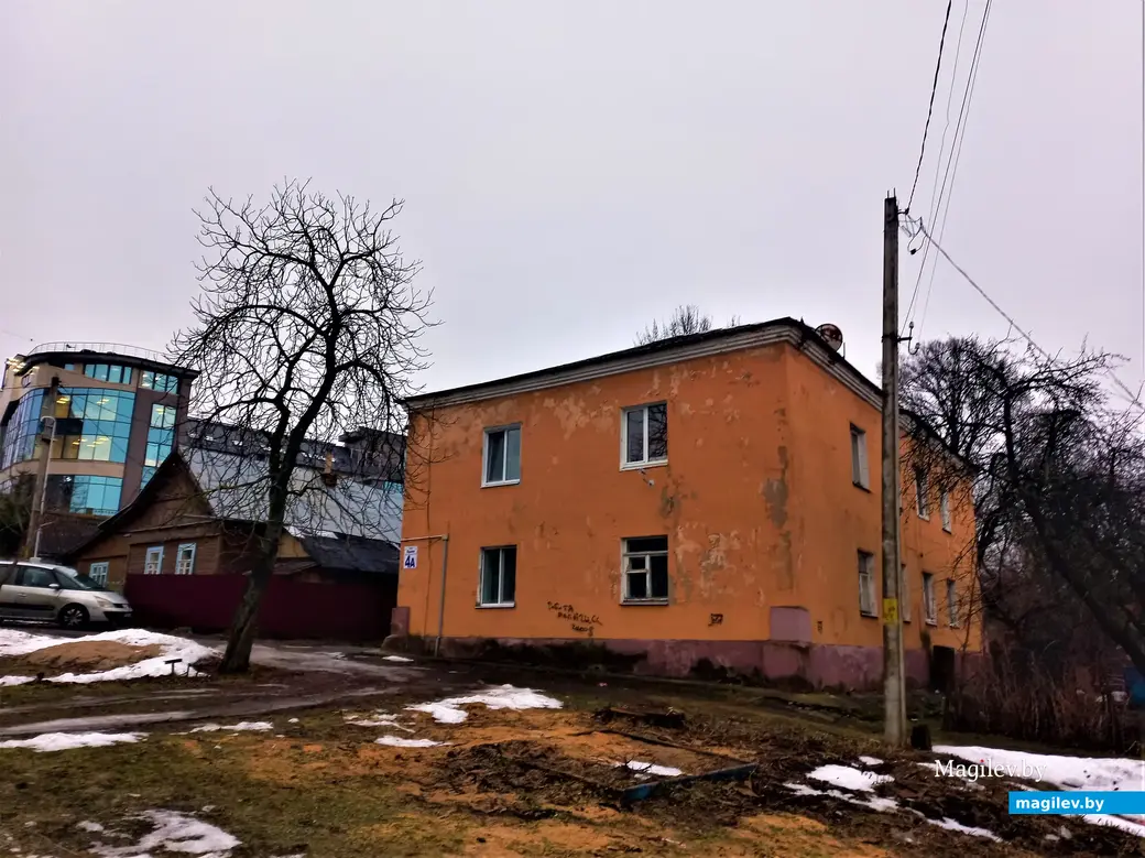 А ведь контрасты иногда полезны для здоровья. Могилев, 2023 год.