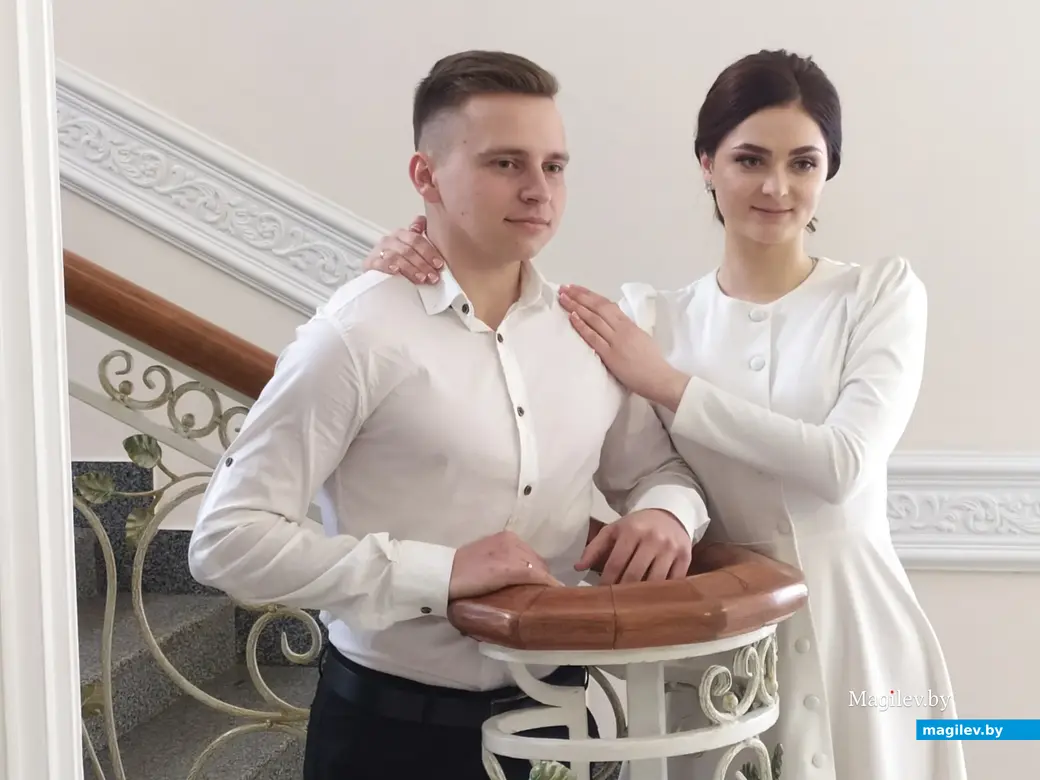 Арина и Сергей Глушаковы выбрали для росписи красивую дату: 23.03.2023
