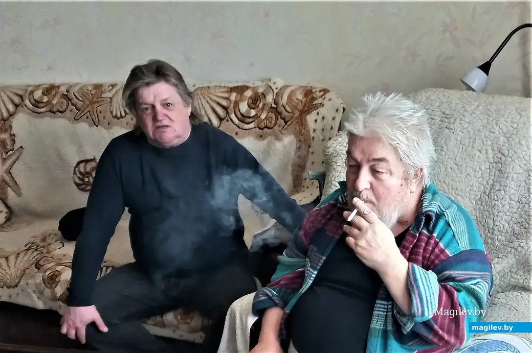 Валерий Козлов в гостях у Александра Шабалина (справа). Могилев, март 2022 года.