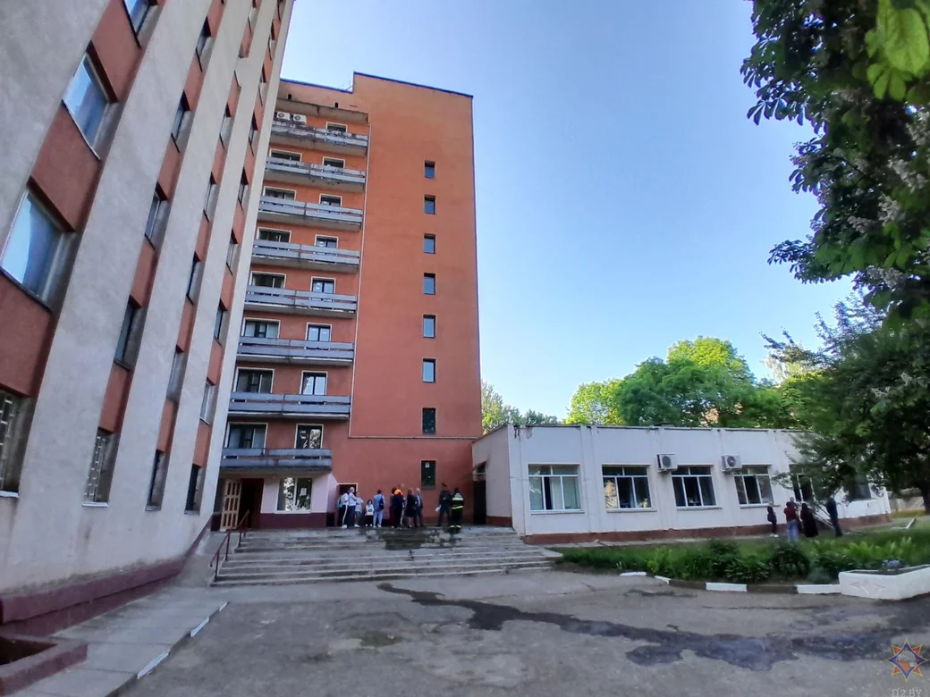 24.05. 2023г На пожаре из общежития в Могилеве эвакуированы 90 человек. Фото: МЧС