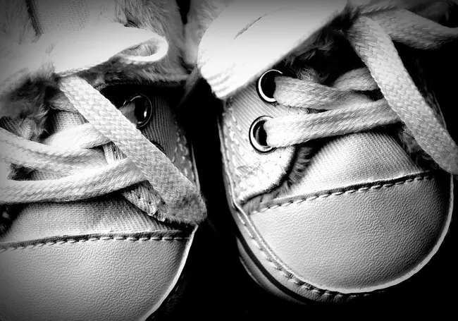 В Могилеве продавали опасную детскую обувь