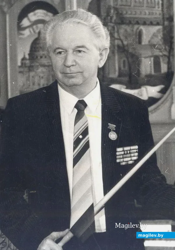Аркадий Егорович Ларин