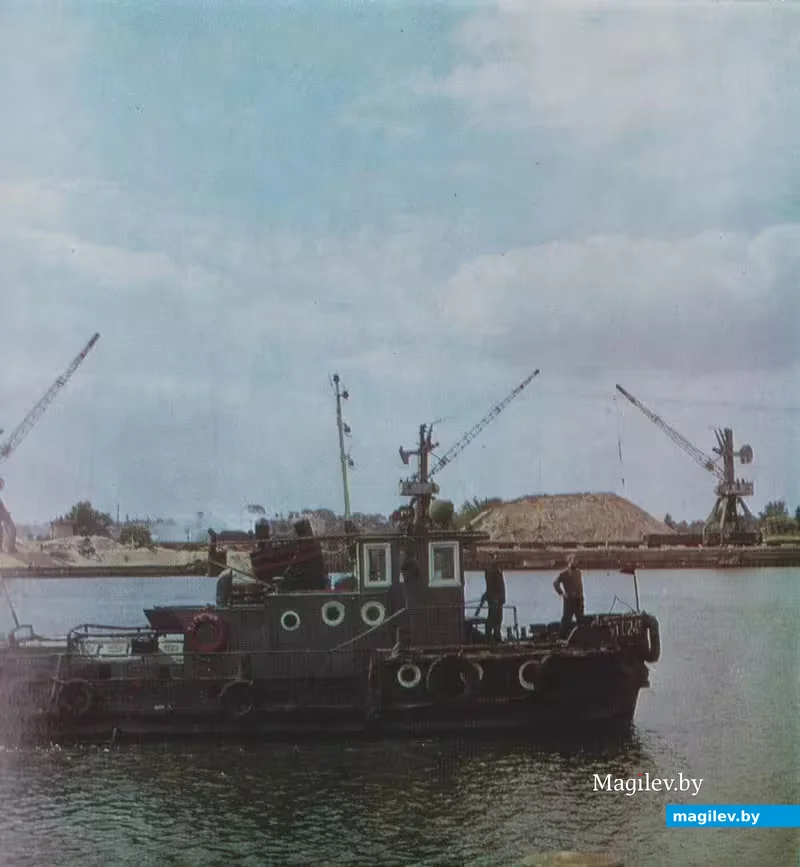 40. Книга «Бобруйск», 1978 год. Речной порт.