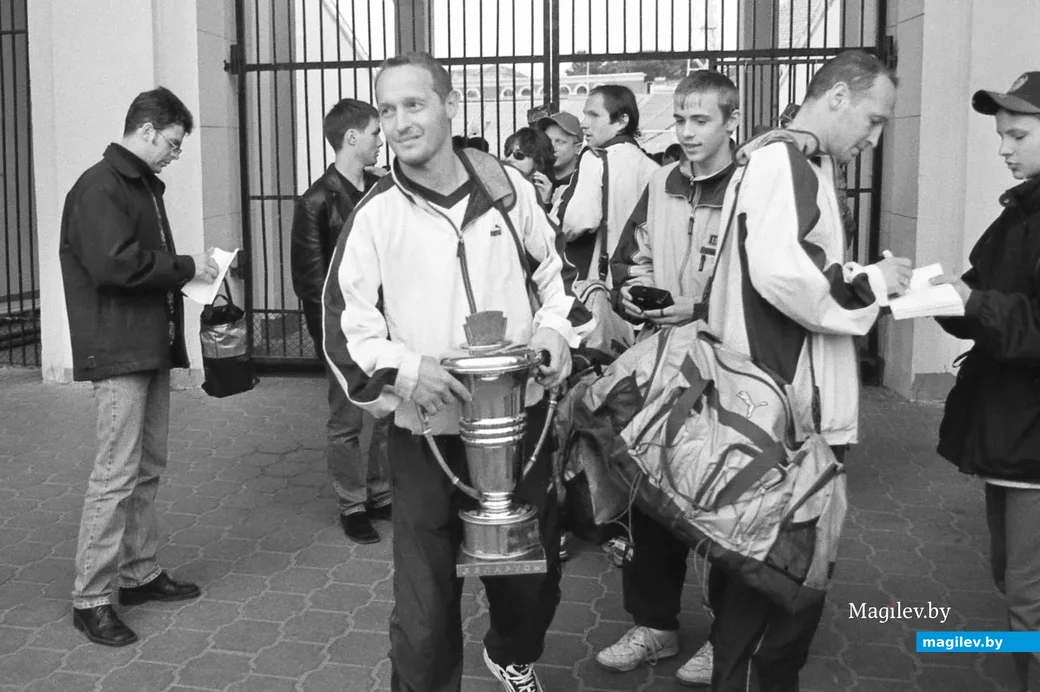 8. Застывшее мгновение. Памяти Игоря Градобоева. Май 2001 года. 3 кубок — наш!
