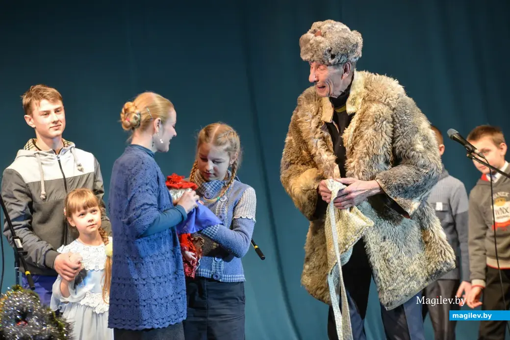 Бобруйск, театр драмы и комедии им. В.И.Дунина-Марцинкевича, 7 января 2014 года. Театрализованный рождественский концерт «Рождество Христово».