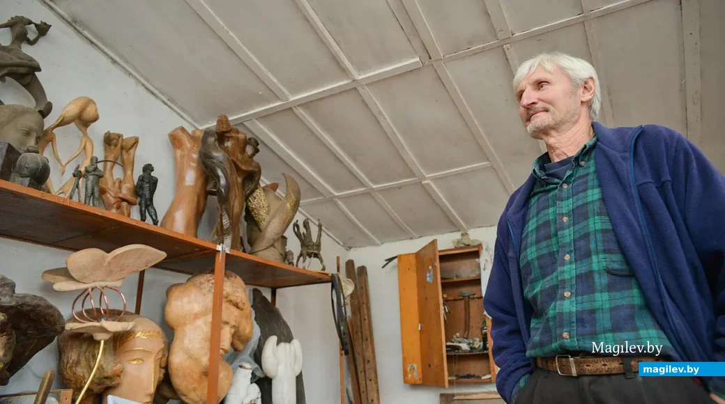 Скульптор Иван Данильченко в своей масстерской. Фото Александра Чугуева, 2014 г.