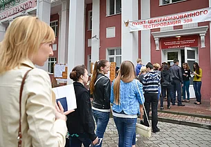 В КГК открыты телефоны «горячей» линии по вопросам вступительной кампании 2026 года