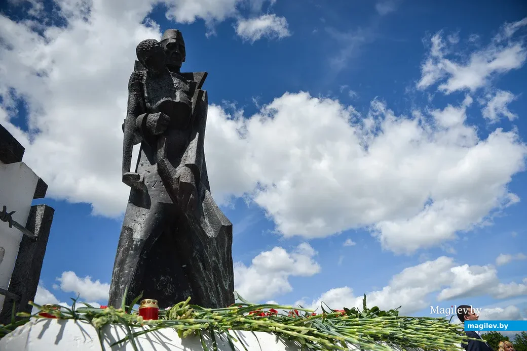 Мемориальный комплекс «Жертвам фашизма» в Бобруйской крепости. Фото: Александр Чугуев.
