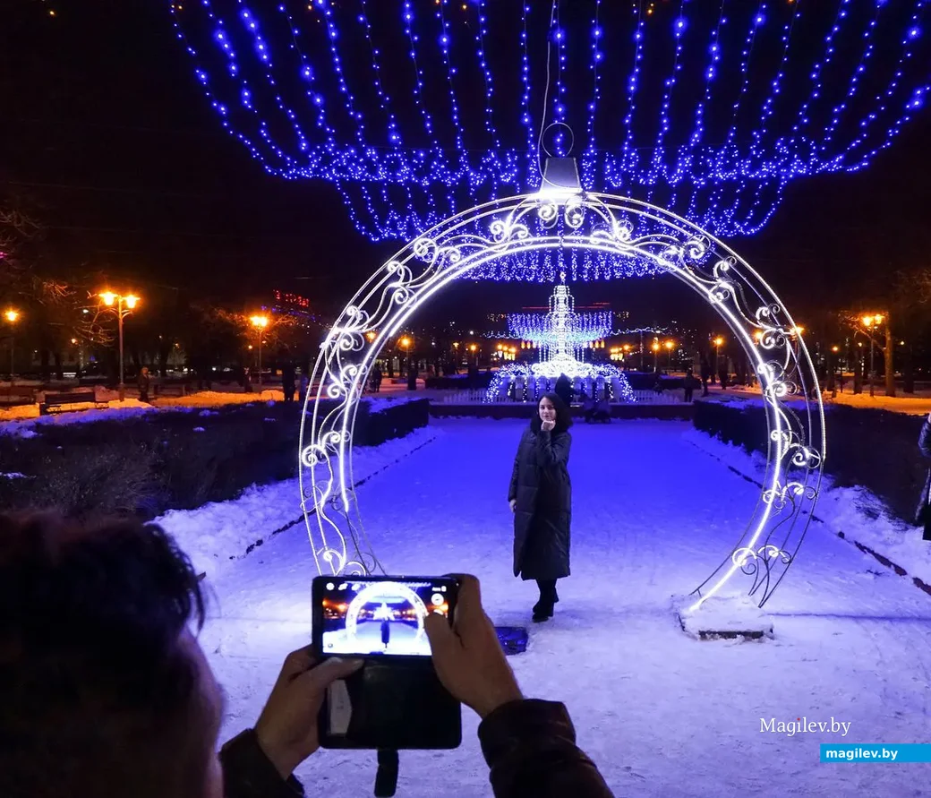 30.12.2018. Новогодняя иллюминация на площади имени В.И.Ленина