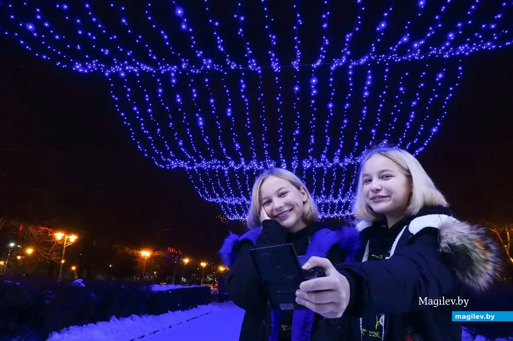 30.12.2018. Новогодняя иллюминация на площади имени В.И.Ленина