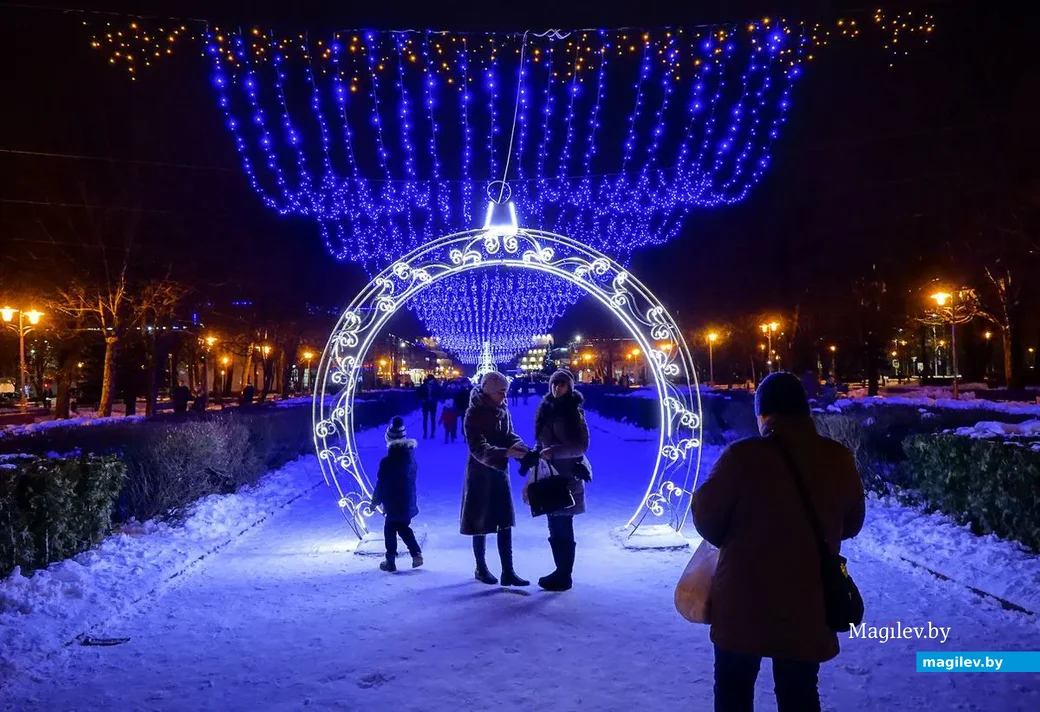 30.12.2018. Новогодняя иллюминация на площади имени В.И.Ленина