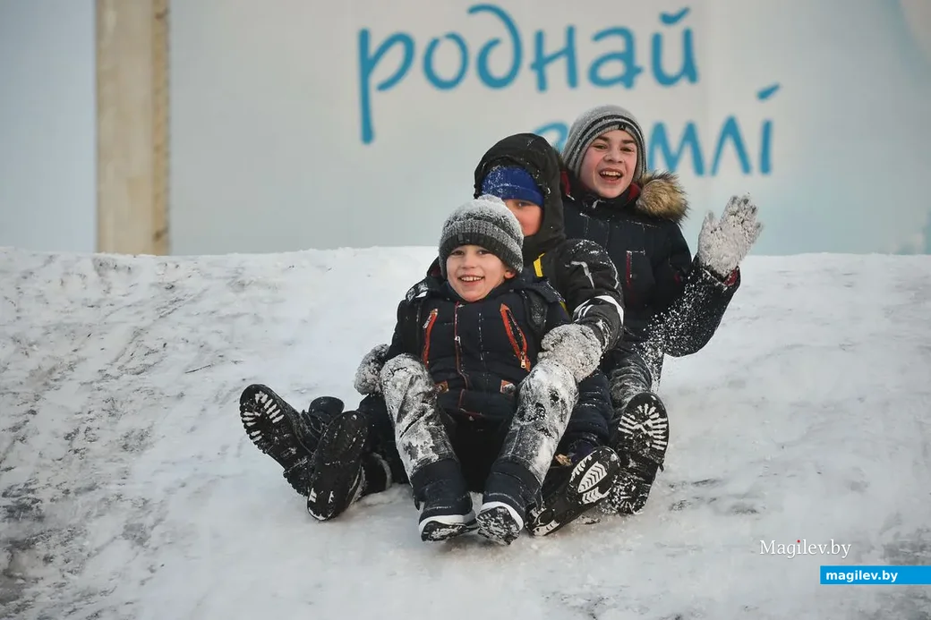 10.01.2019. Снежная горка у Дворца искусств