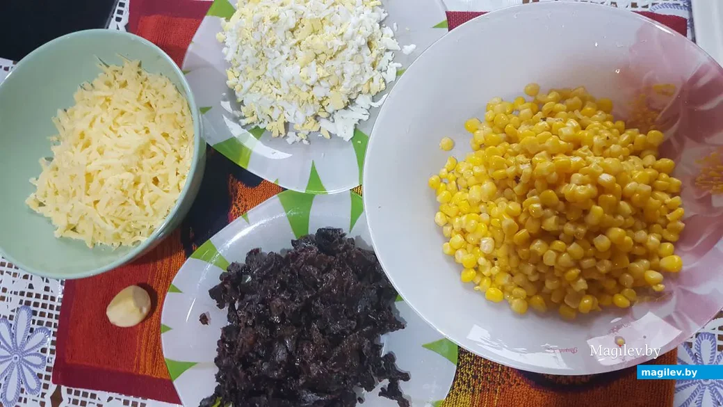 Легкий закусочный салат «Кукурузный початок»