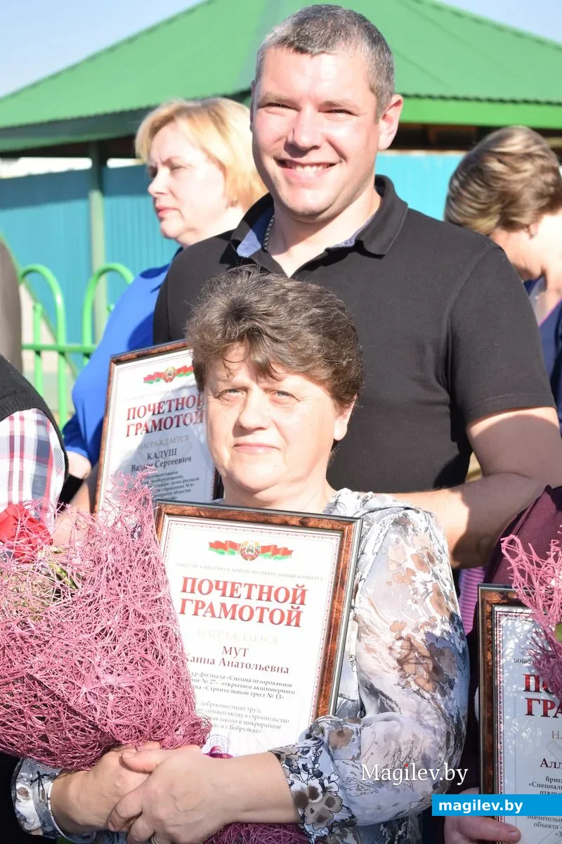 Штукатур Жанна Мут и электромонтажник Вадим Кадуш тоже принимали участие в строительстве