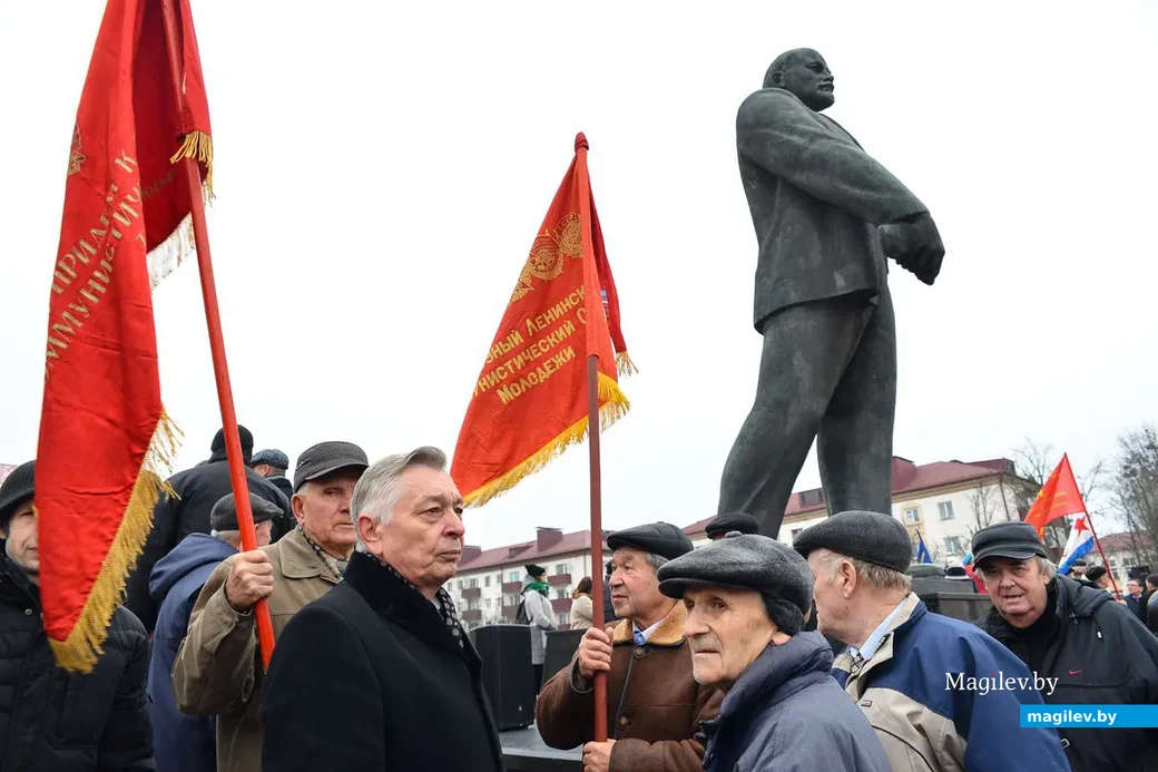 07.11.2018. Празднование 101-й годовщины Октябрьской революции на площади Ленина