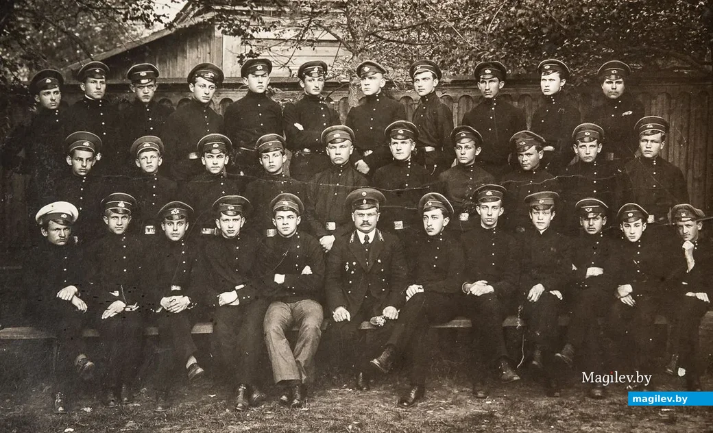 Выпускники Бобруйской мужской гимназии 1916 года.
