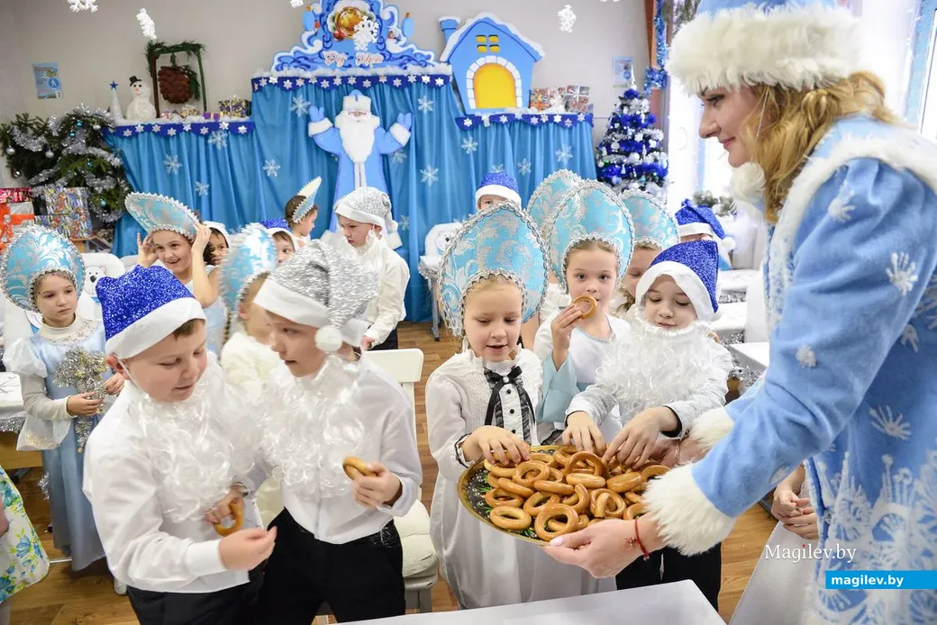 18.12.2018. В гимназии №2 прошел конкурс на лучшее новогоднее оформление кабинета, организованный