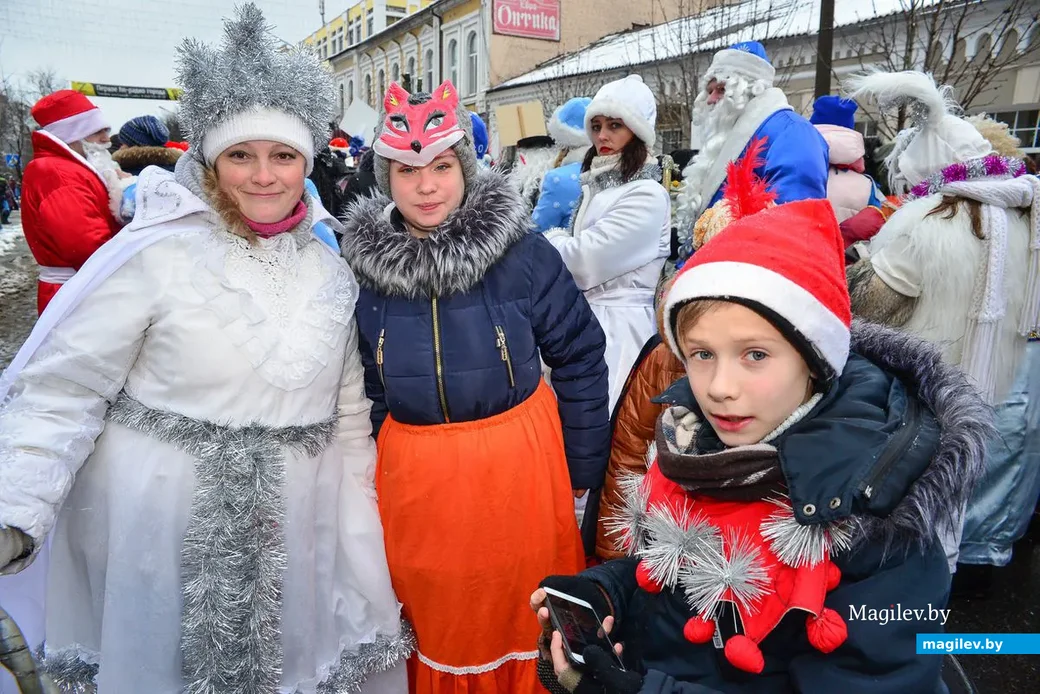 23.12.2018. Театрализованное шествие Дедов Морозов и Снегурочек «Новогодний флекс»