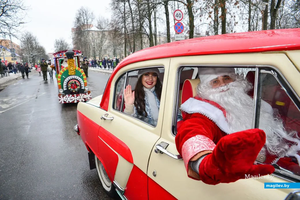 23.12.2018. Театрализованное шествие Дедов Морозов и Снегурочек «Новогодний флекс»