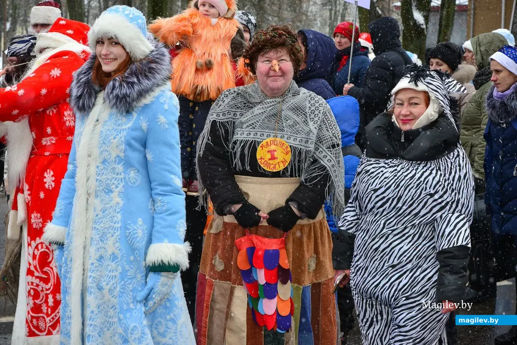 23.12.2018. Театрализованное шествие Дедов Морозов и Снегурочек «Новогодний флекс»