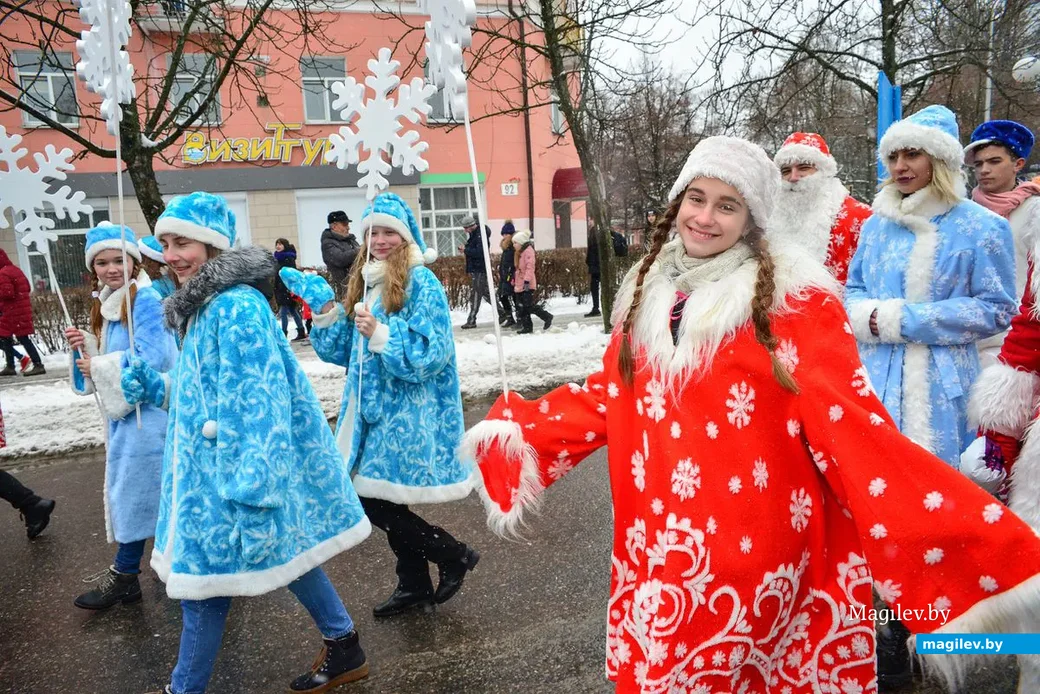 23.12.2018. Театрализованное шествие Дедов Морозов и Снегурочек «Новогодний флекс»