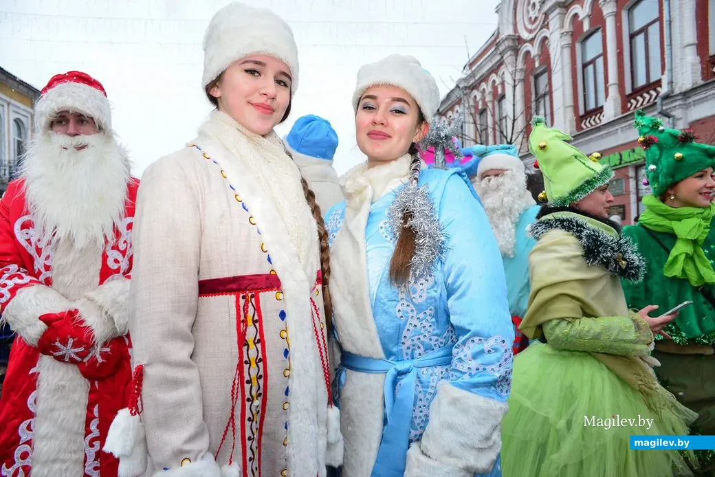 23.12.2018. Театрализованное шествие Дедов Морозов и Снегурочек «Новогодний флекс»