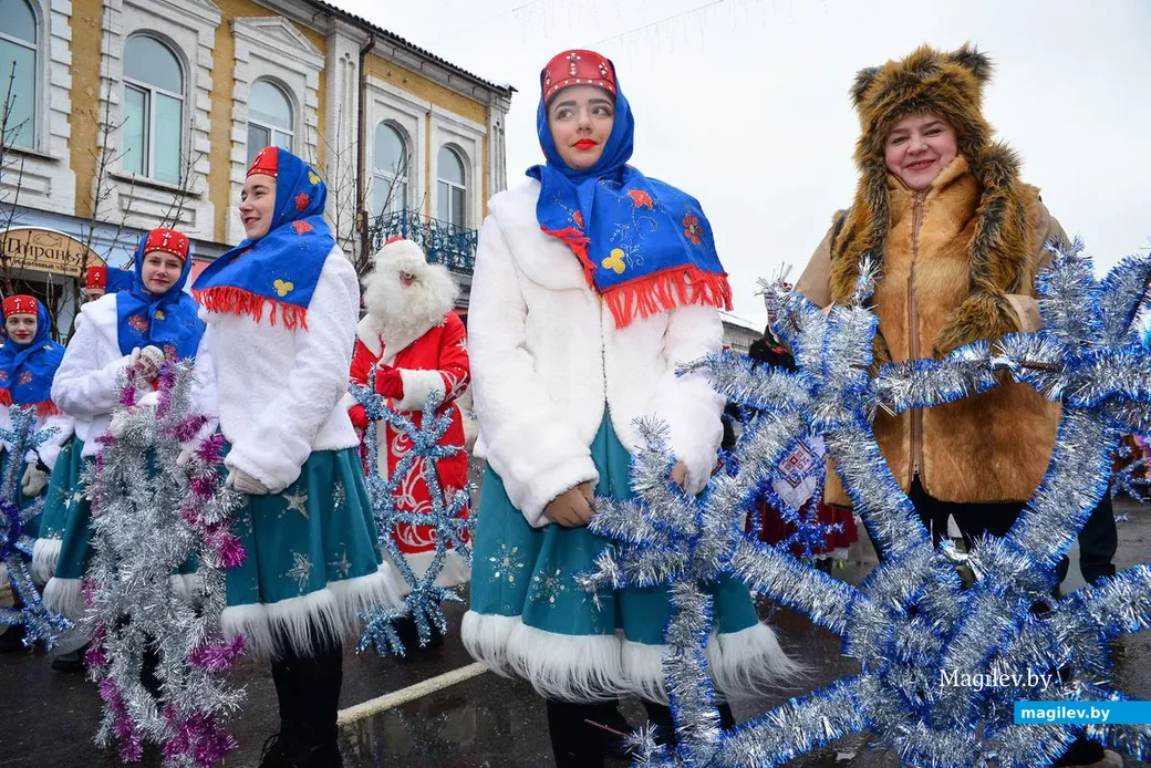 23.12.2018. Театрализованное шествие Дедов Морозов и Снегурочек «Новогодний флекс»
