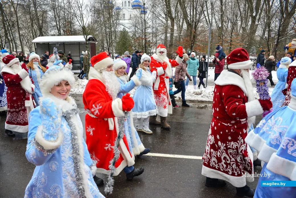 23.12.2018. Театрализованное шествие Дедов Морозов и Снегурочек «Новогодний флекс»