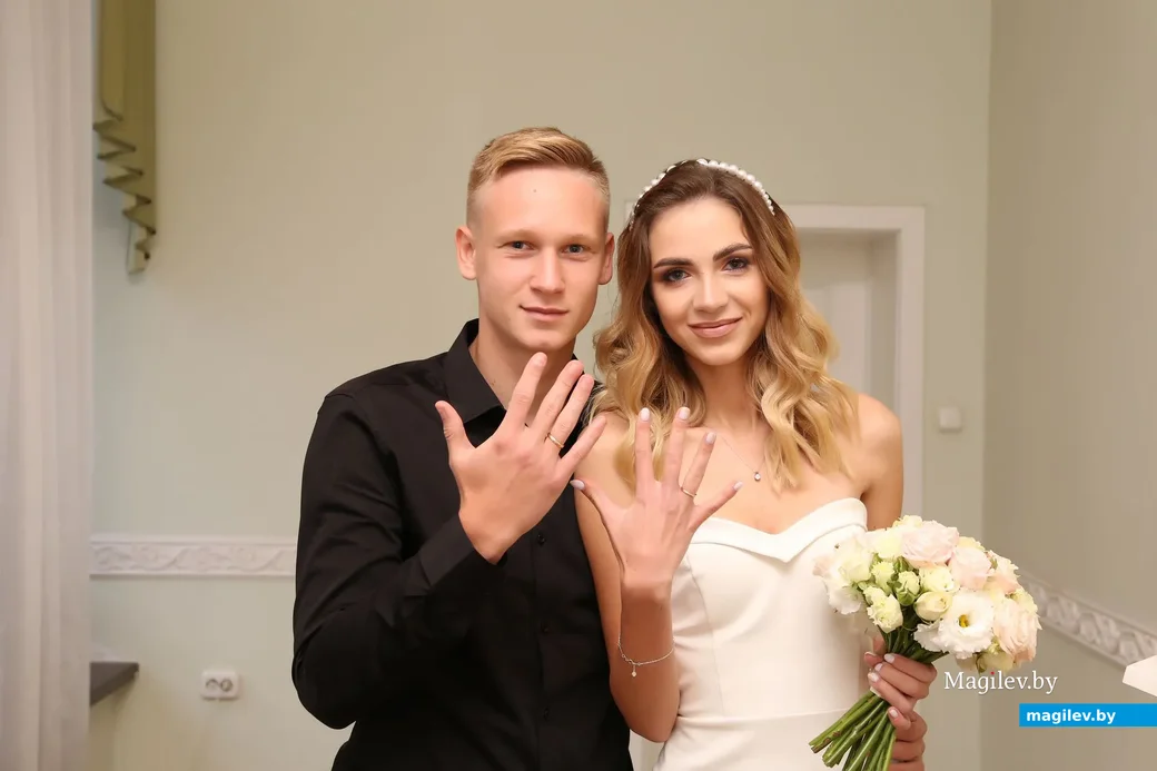 20-летние Ольга и Кирилл Ермаковичи узаконили свои отношения во Дворце гражданских обрядов