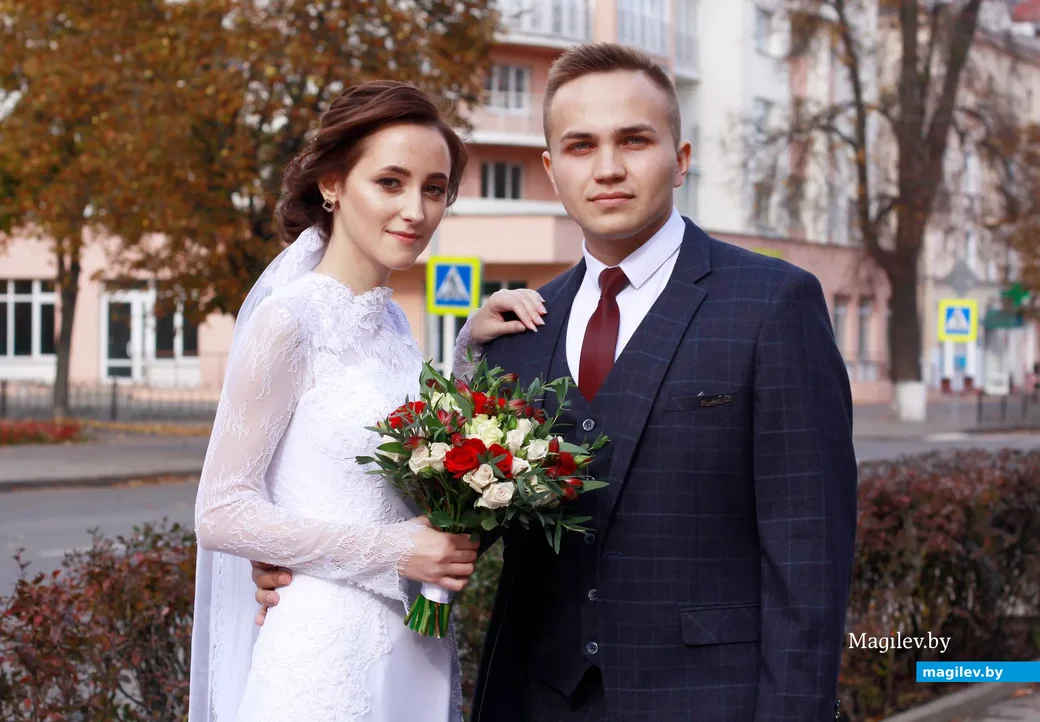 Игорь Жлукто и Карина Базылева зарегистрировали свой брак в пятницу, 4 октября.