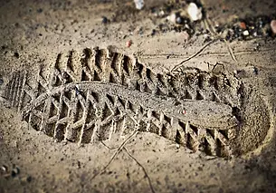 След босой ноги совпал