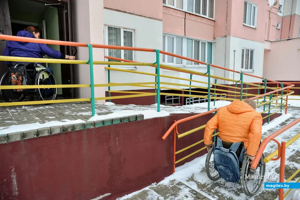 22.03.2018, Бобруйск. Инвалиды-колясочники супруги Лилия и Яков Ломоносовы