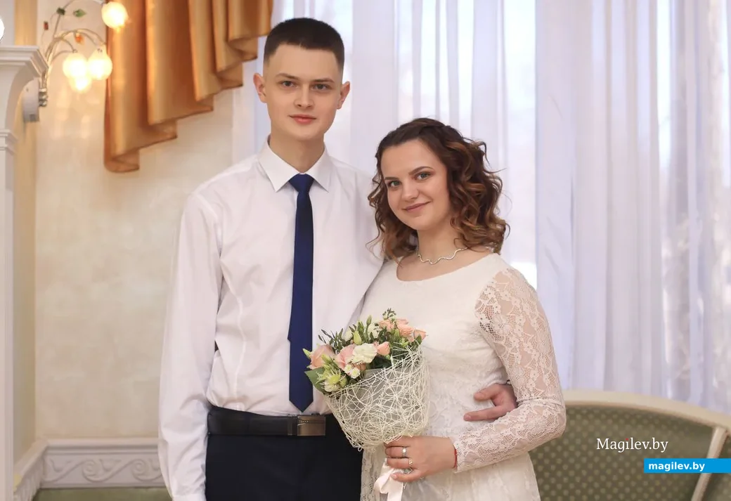 Владислав и Дарья познакомились в кинотеатре.