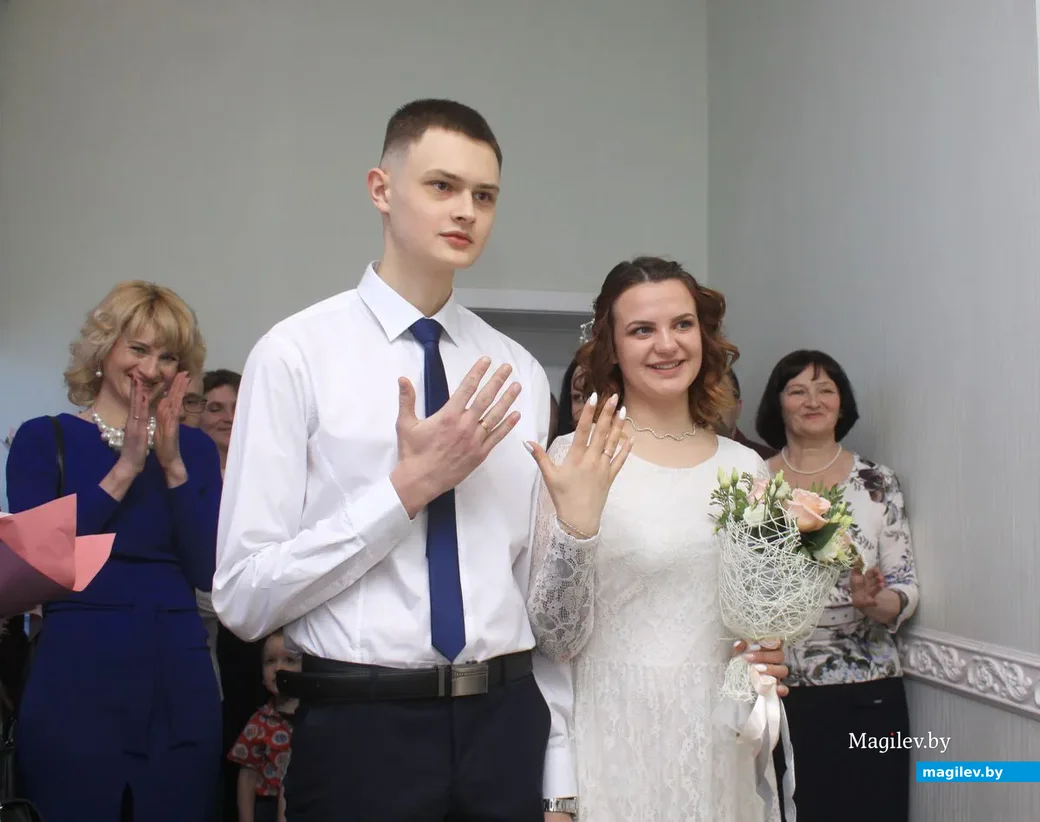 Владислав и Дарья Малышевы зарегистрировали свой брак 22 марта.