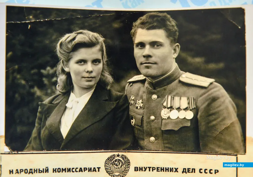 10.04.2019. Архивные фотографии в отделе загс Бобруйского горисполкома