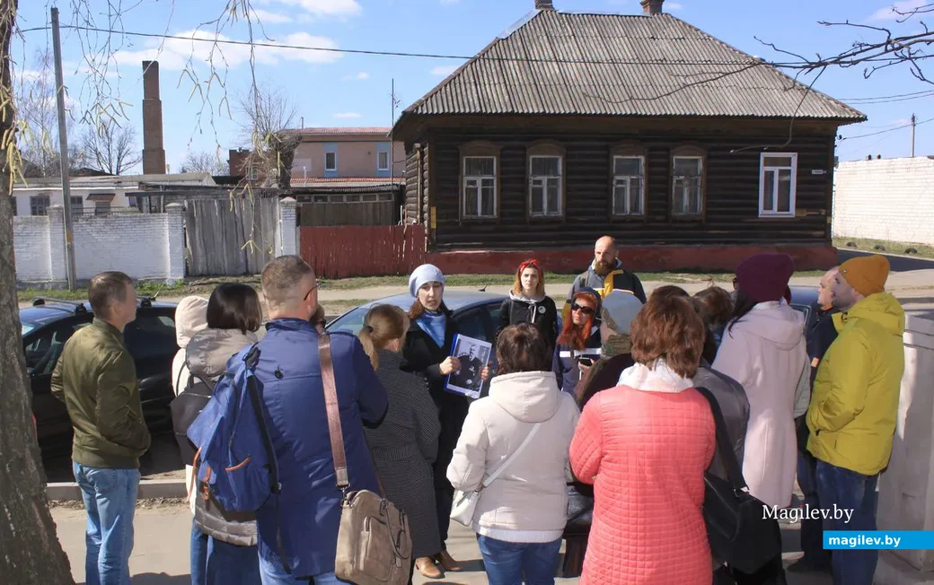 В деревянном доме по ул. Пушкина, 109, жил знаменитый доктор Исидор Фейертаг (1843-1912 г.г.)