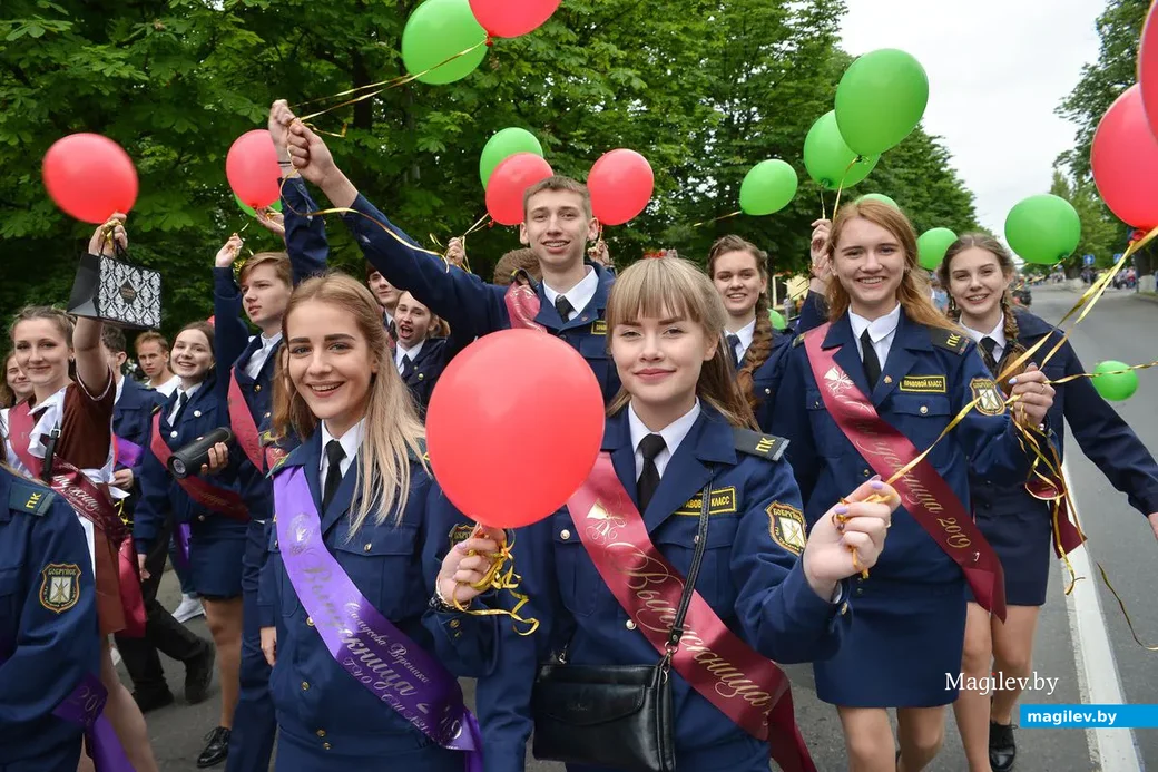 30.05.2019. Торжественное шествие выпускников школ и гимназий 2019 года