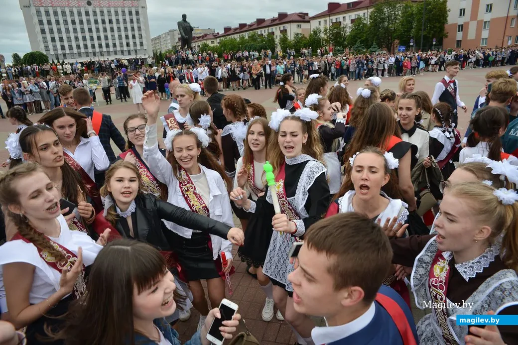 30.05.2019. Торжественное шествие выпускников школ и гимназий 2019 года