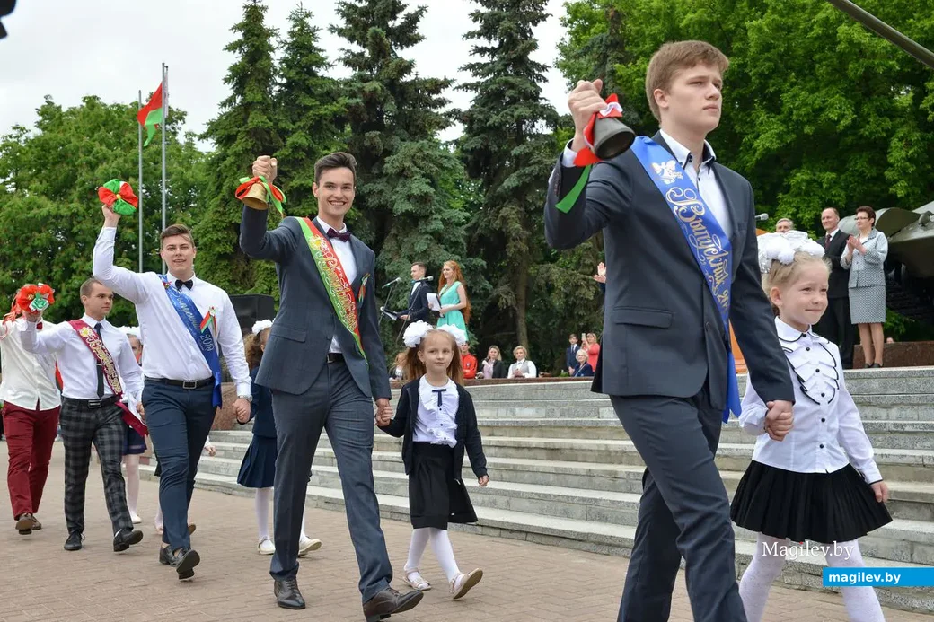 30.05.2019. Торжественное шествие выпускников школ и гимназий 2019 года