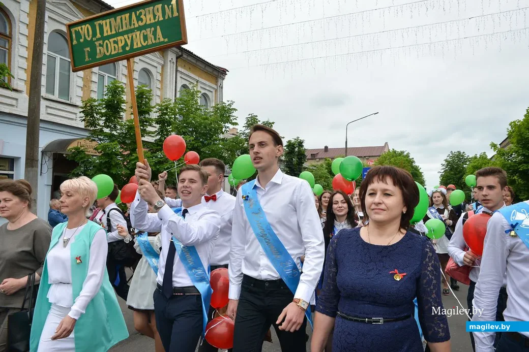 30.05.2019. Торжественное шествие выпускников школ и гимназий 2019 года