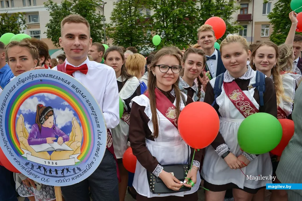 30.05.2019. Торжественное шествие выпускников школ и гимназий 2019 года